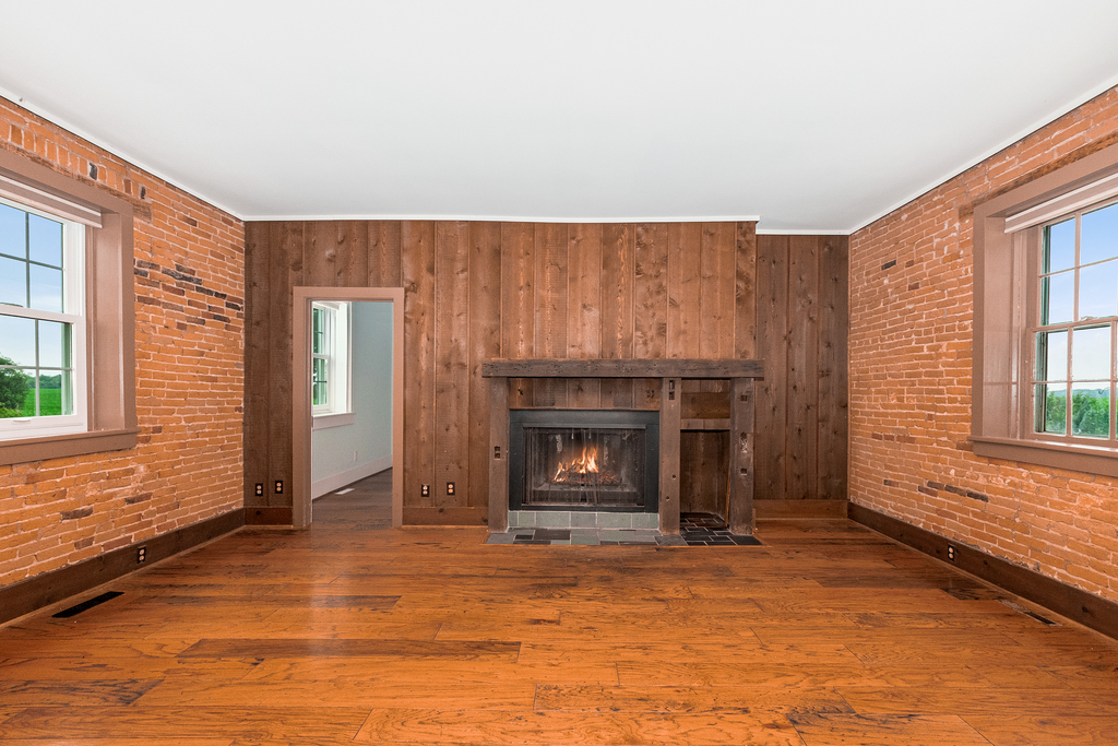 16071 Walker Road Newark, IL 60541 - Photo 9 of 41 an empty room with windows