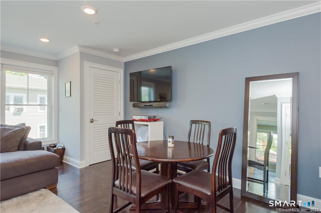 2 Bishop Road, Unit 201 West Hartford, CT 06119 - Photo 12 of 26 Dining room
