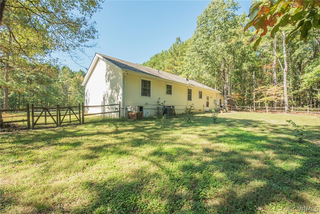 10017 Courthouse Road Dinwiddie, VA 23841 - Photo 38 of 48 Gallery Image 38