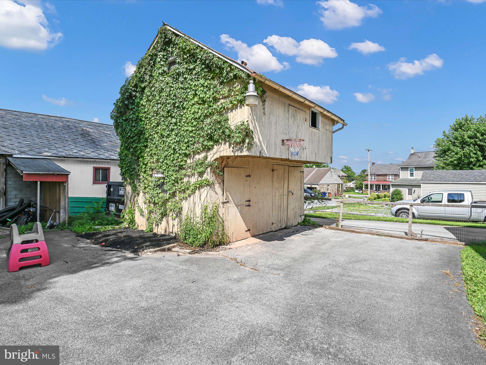 412 Maple Street Terre Hill, PA 17581 - Photo 28 of 28 Two Story Barn