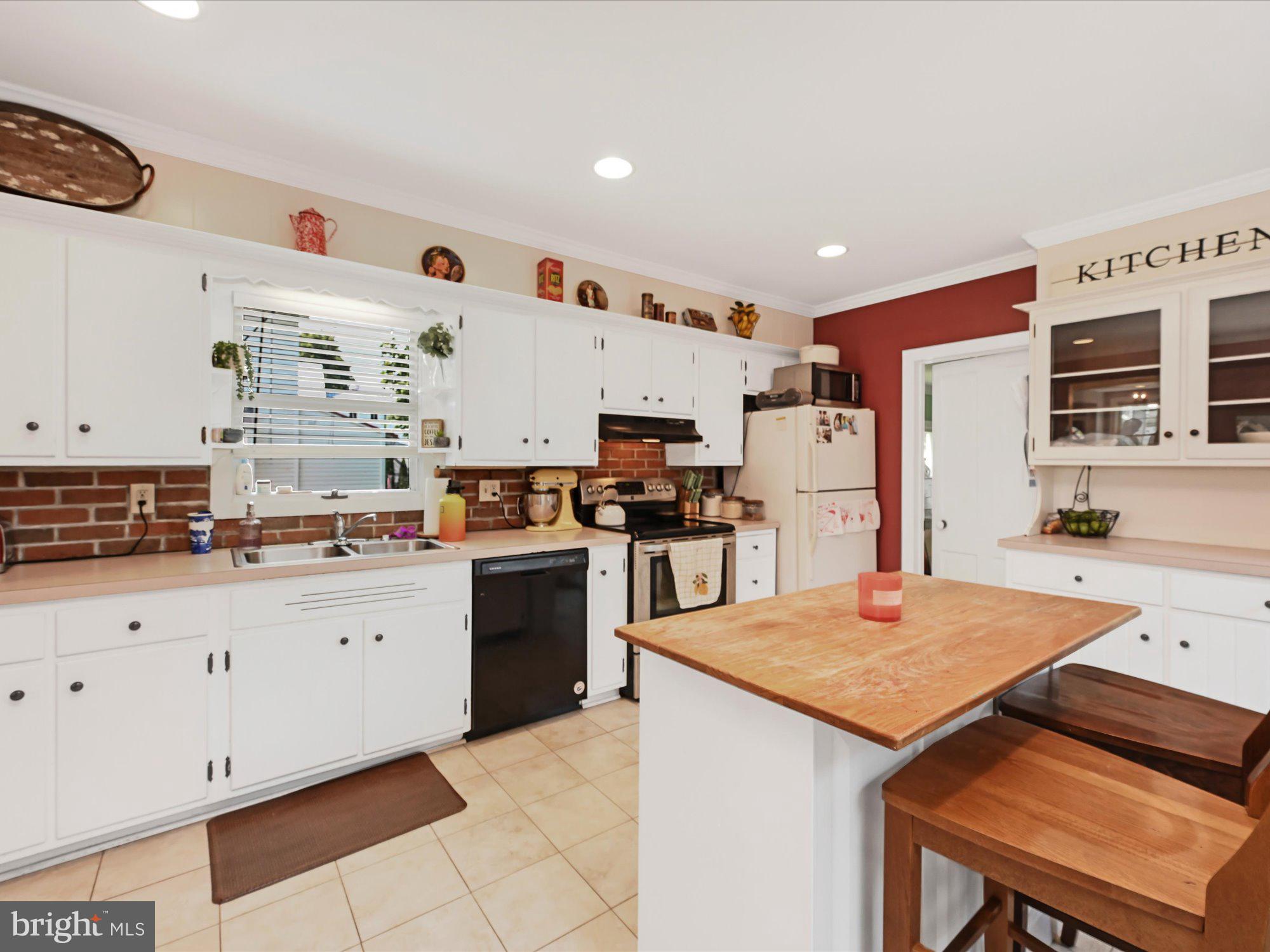 412 Maple Street Terre Hill, PA 17581 - Photo 9 of 28 V2