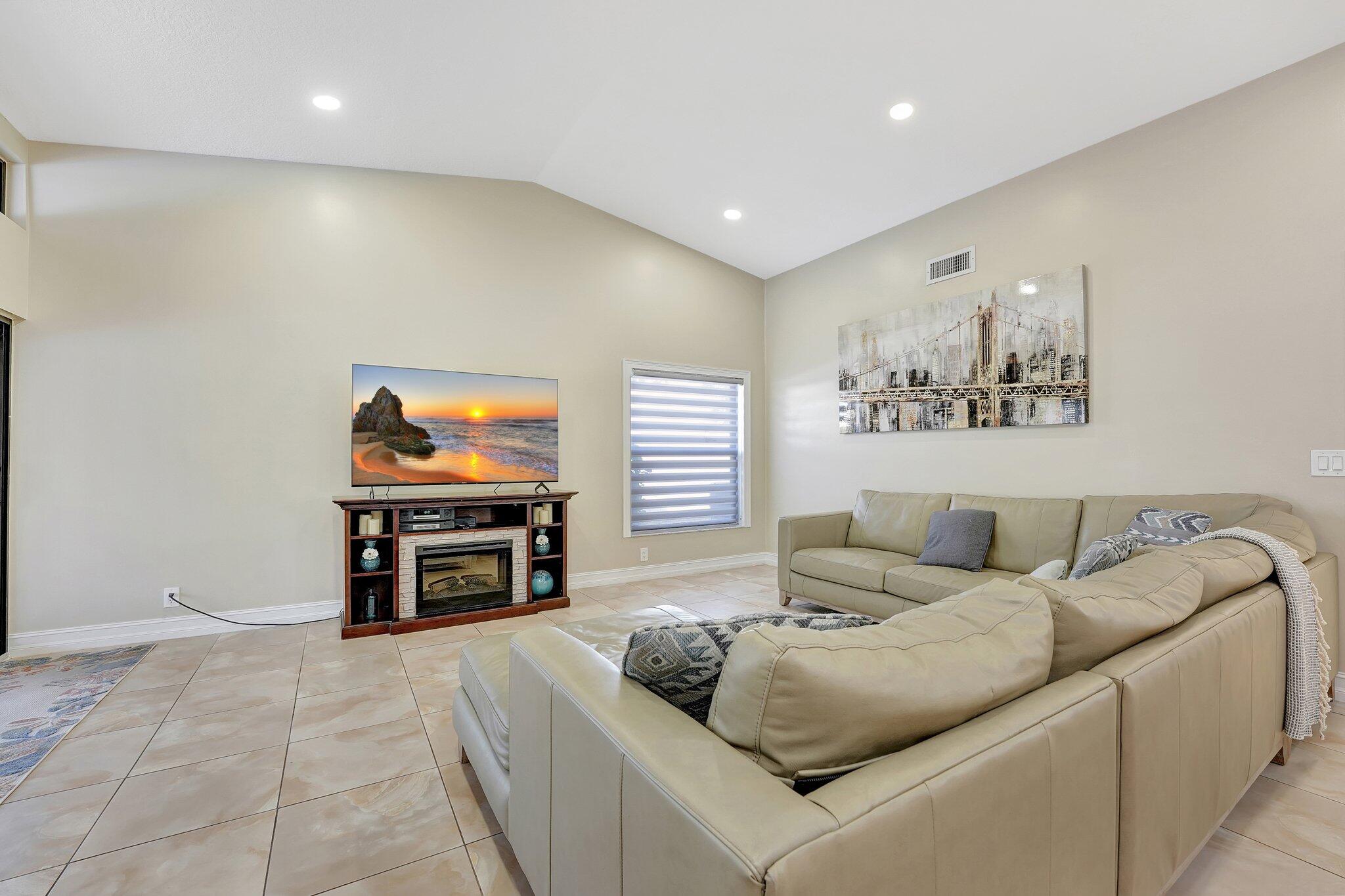11660 Island Lakes Lane Boca Raton, FL 33498 - Photo 20 of 68 Family Room