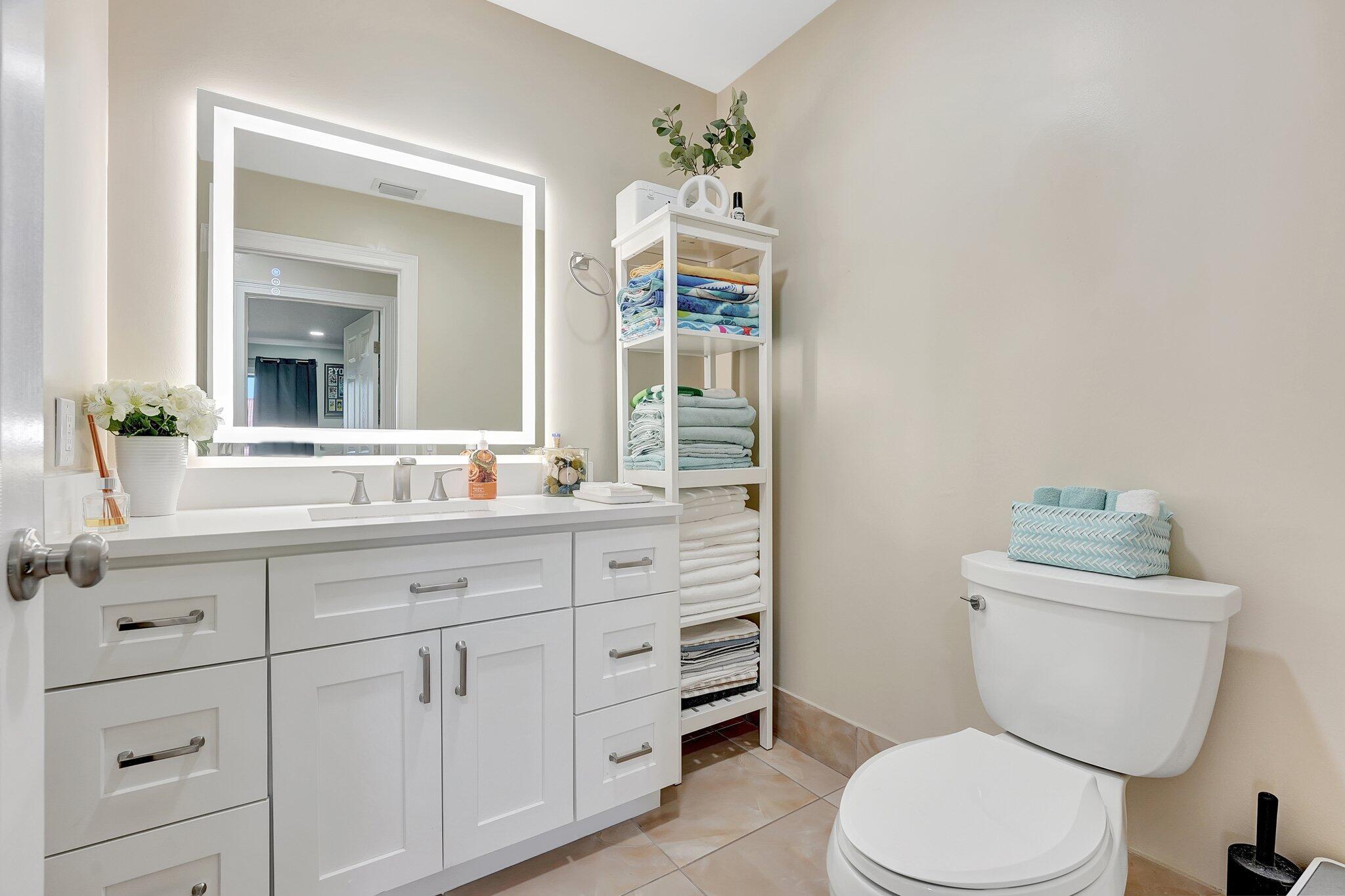 11660 Island Lakes Lane Boca Raton, FL 33498 - Photo 38 of 68 1/2 Bathroom