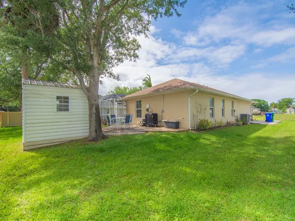 $2,900 | 962 Montrose Avenue, Sebastian, FL 32958