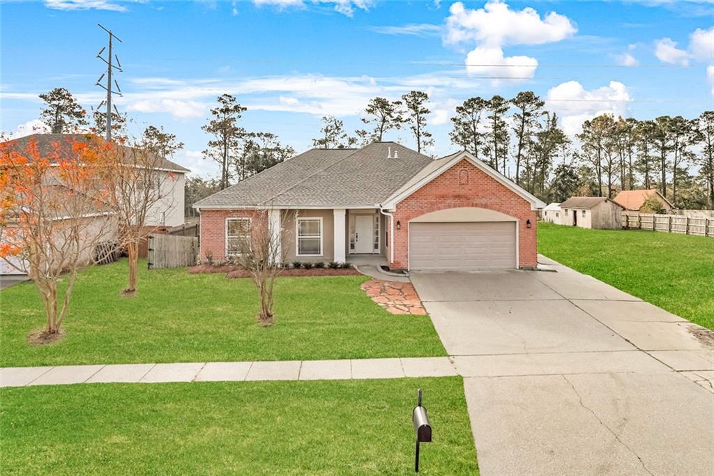 323 Spartan Loop Slidell, LA 70458 - Photo 1 of 19 Gallery Image 1