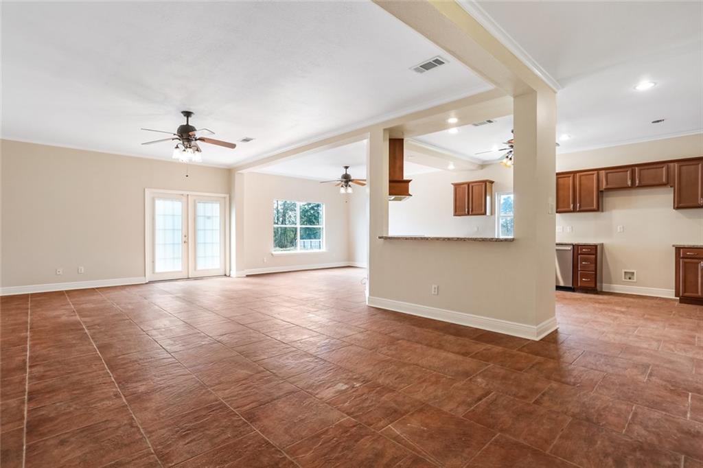 323 Spartan Loop Slidell, LA 70458 - Photo 4 of 19 Gallery Image 4