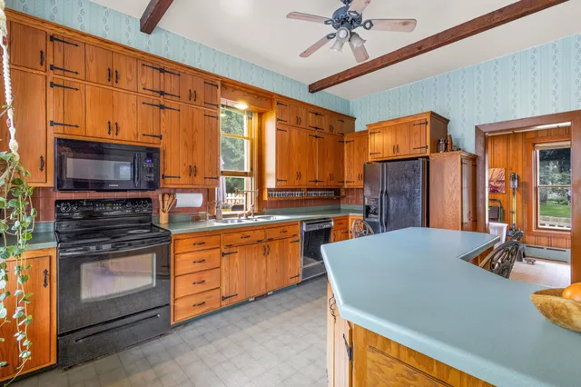 $319,900 | 1203 Dodge Street, Kewaunee, WI 54216