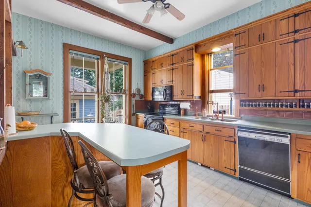 $319,900 | 1203 Dodge Street, Kewaunee, WI 54216