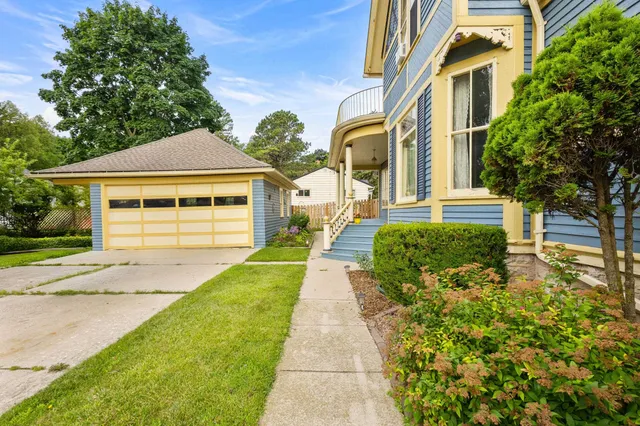 $319,900 | 1203 Dodge Street, Kewaunee, WI 54216