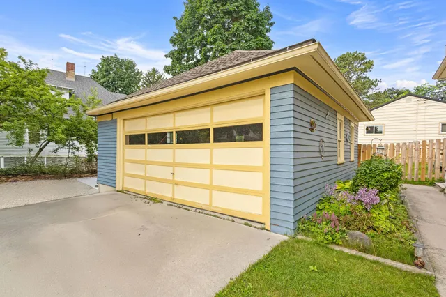 $319,900 | 1203 Dodge Street, Kewaunee, WI 54216