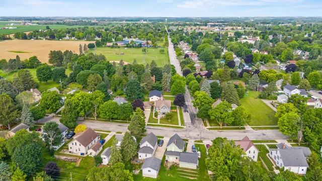$319,900 | 1203 Dodge Street, Kewaunee, WI 54216