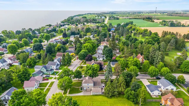 $319,900 | 1203 Dodge Street, Kewaunee, WI 54216