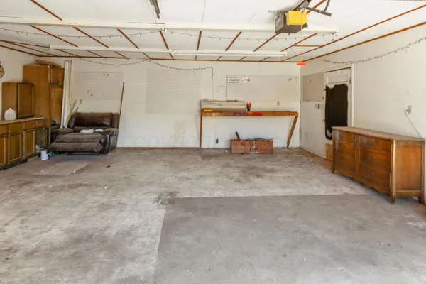 $100,300 | 715 South Main Street, Shamrock, TX 79079