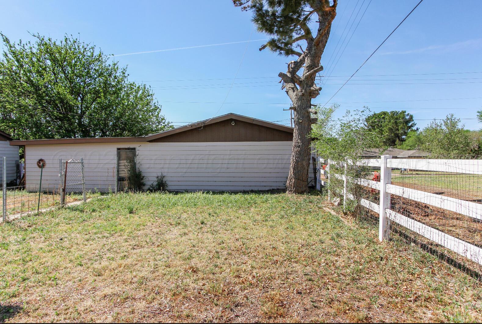 715 South Main Street Shamrock, TX 79079 - Photo 14 of 14 IMG_4211