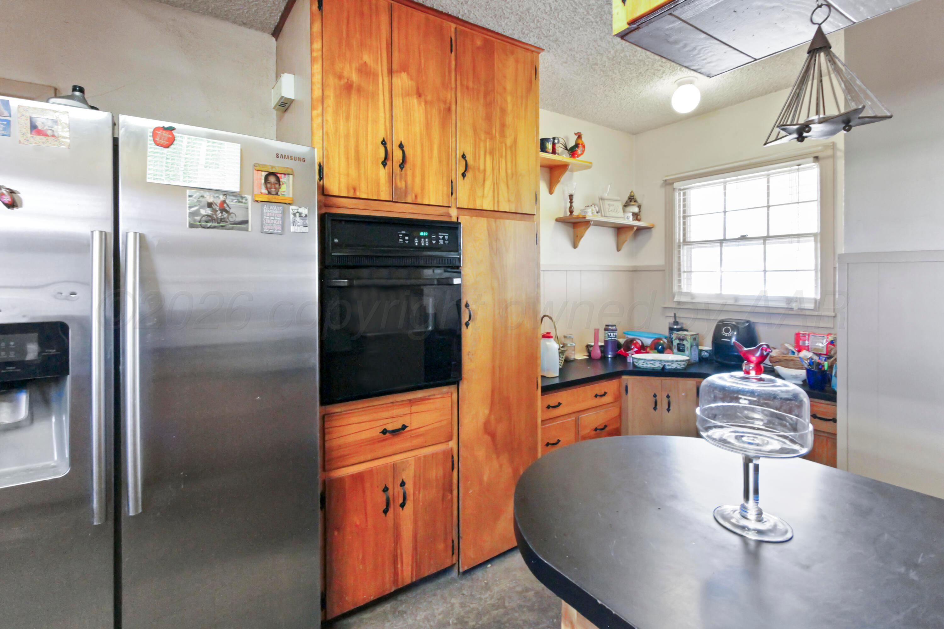 715 South Main Street Shamrock, TX 79079 - Photo 7 of 14 IMG_4870