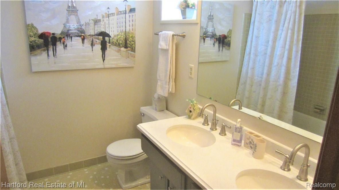 23633 Gill Road Farmington, MI 48335 - Photo 20 of 28 IMG_0115.JPG