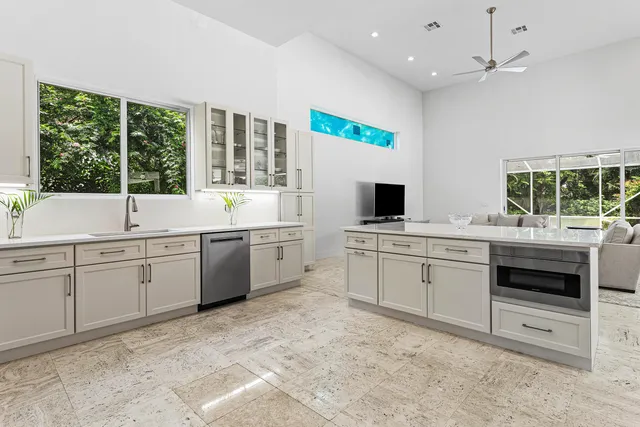 $3,999,999 | 13795 Le Bateau Lane, Palm Beach Gardens, FL 33410