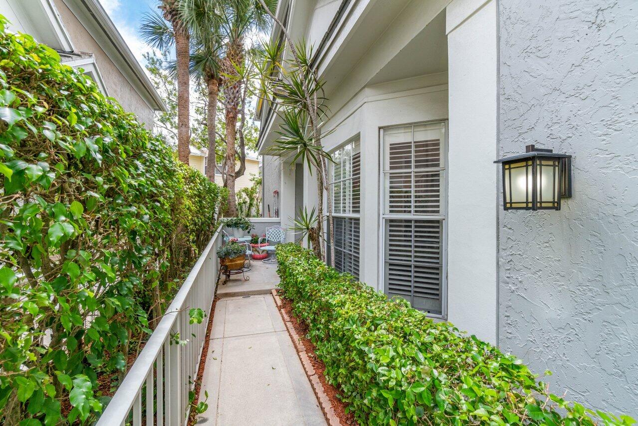 5485 Grand Park Place Boca Raton, FL 33486 - Photo 2 of 38 004-5485GrandParkPlace-BocaRaton-FL-3348
