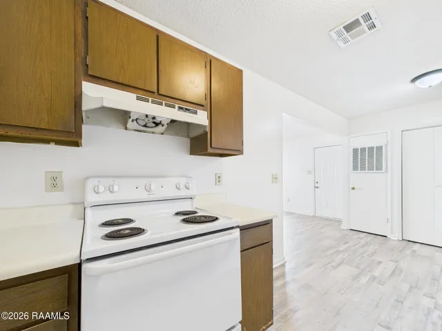 $650 | 208 Vieux Orleans Circle, Unit D, Lafayette, LA 70508