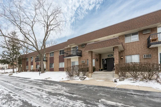 $205,000 | 8305 Highway 53, Unit A10, Woodridge, IL 60517