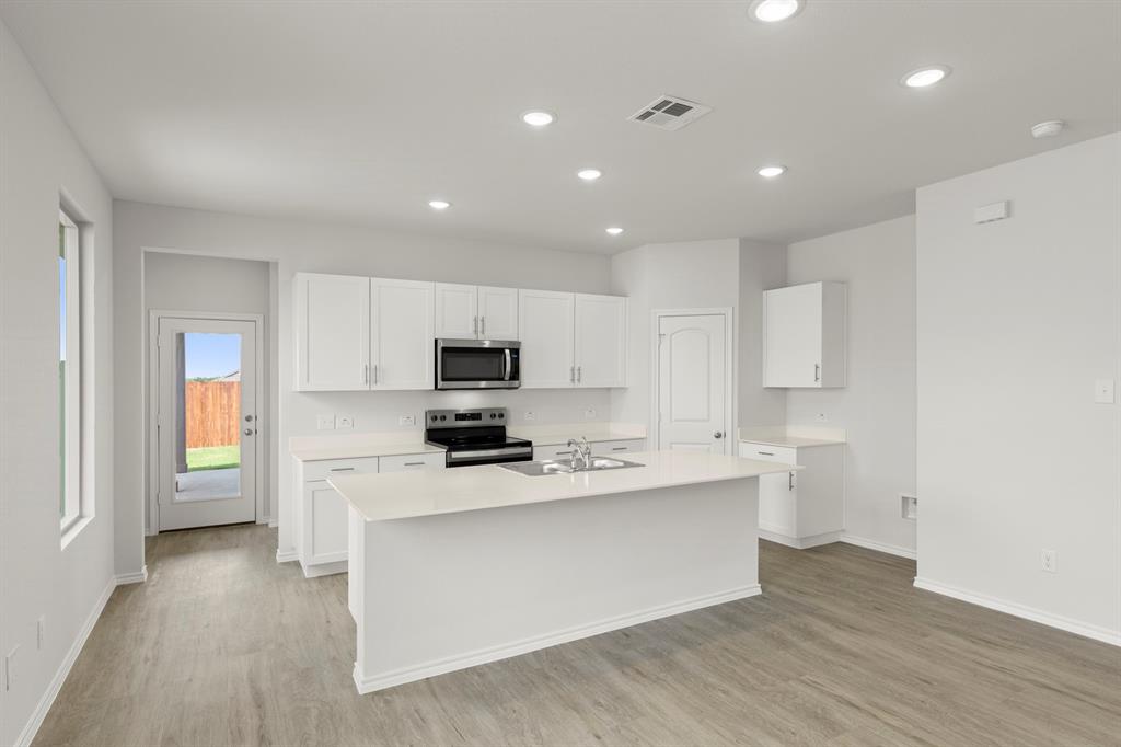 15. 1609 Potomac - Kitchen (2)
