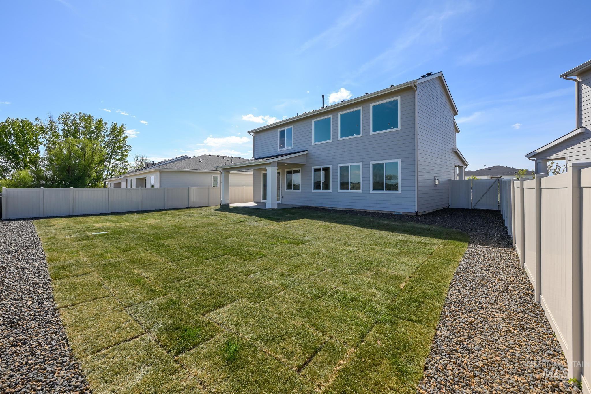 6033 West Snow Currant Street Meridian, ID 83646 - Photo 11 of 20