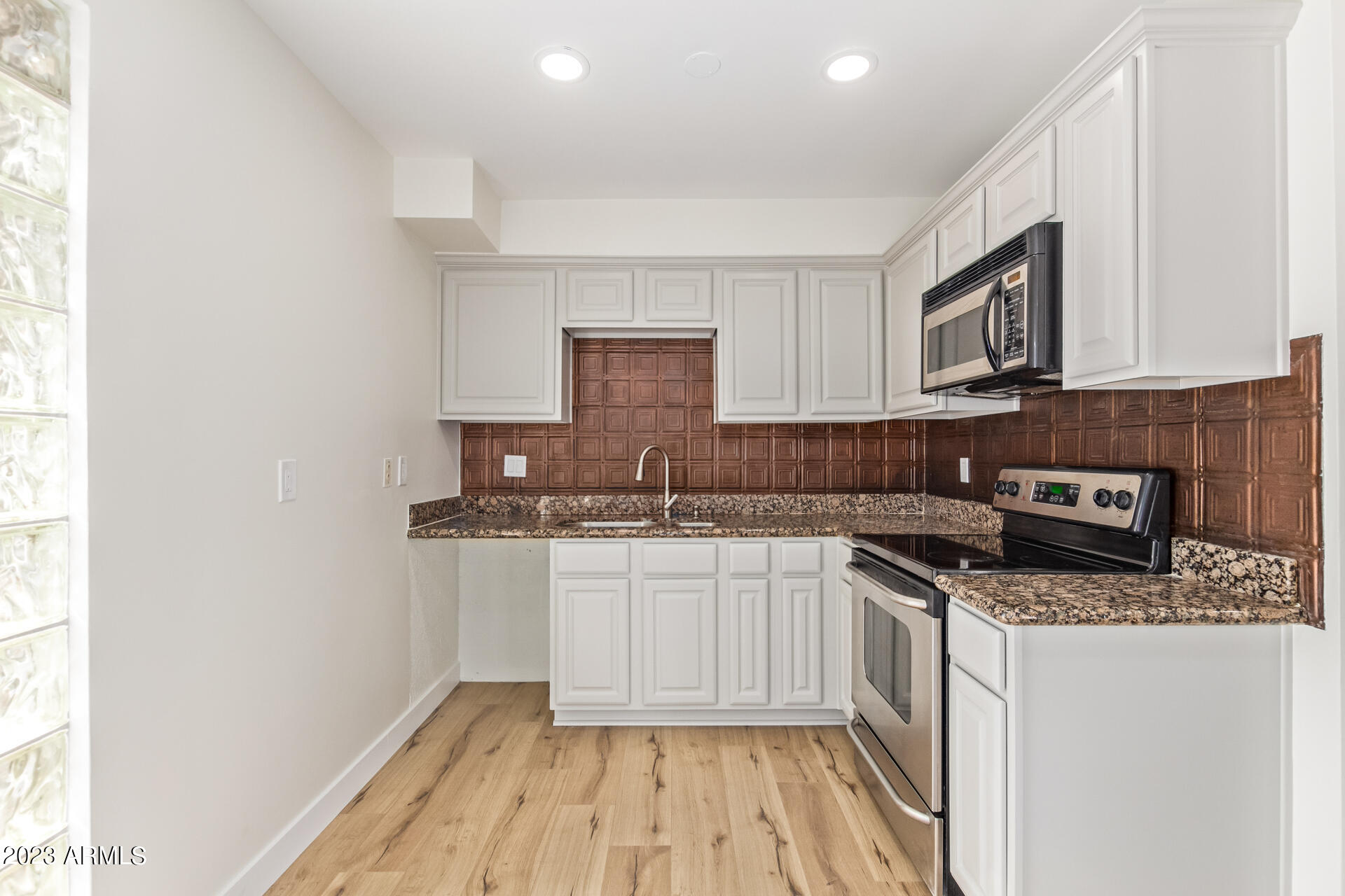 1014 East Osborn Road, Unit D Phoenix, AZ 85014 - Photo 5 of 34 12 Osborn 1014