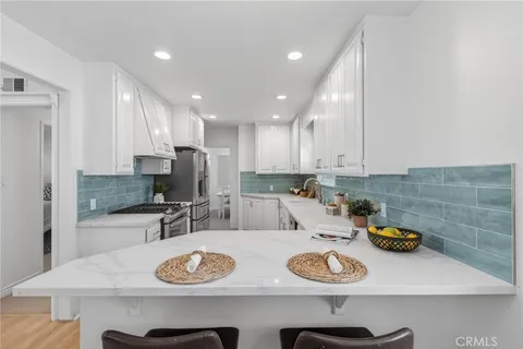 $1,949,000 | 1300 South Gertruda Avenue, Redondo Beach, CA 90277