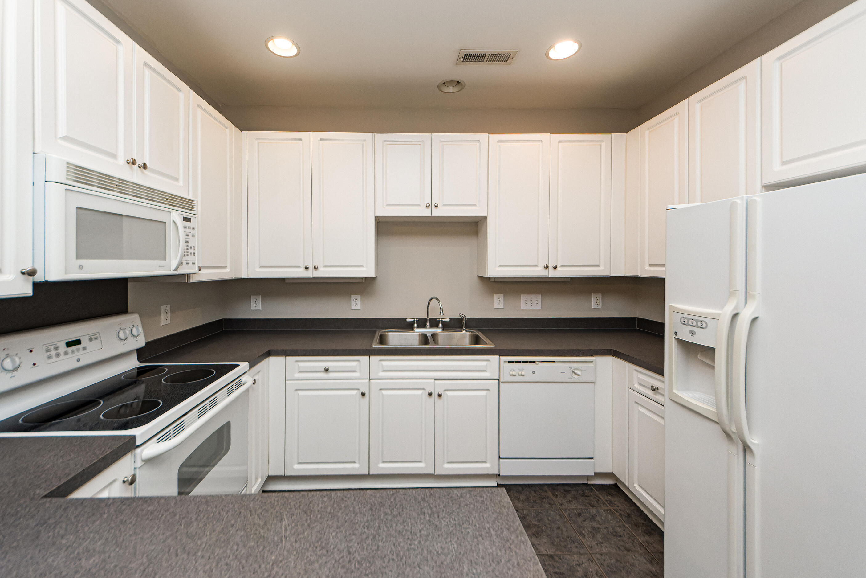 4078 Babbitt Street Charleston, SC 29414 - Photo 8 of 27 09