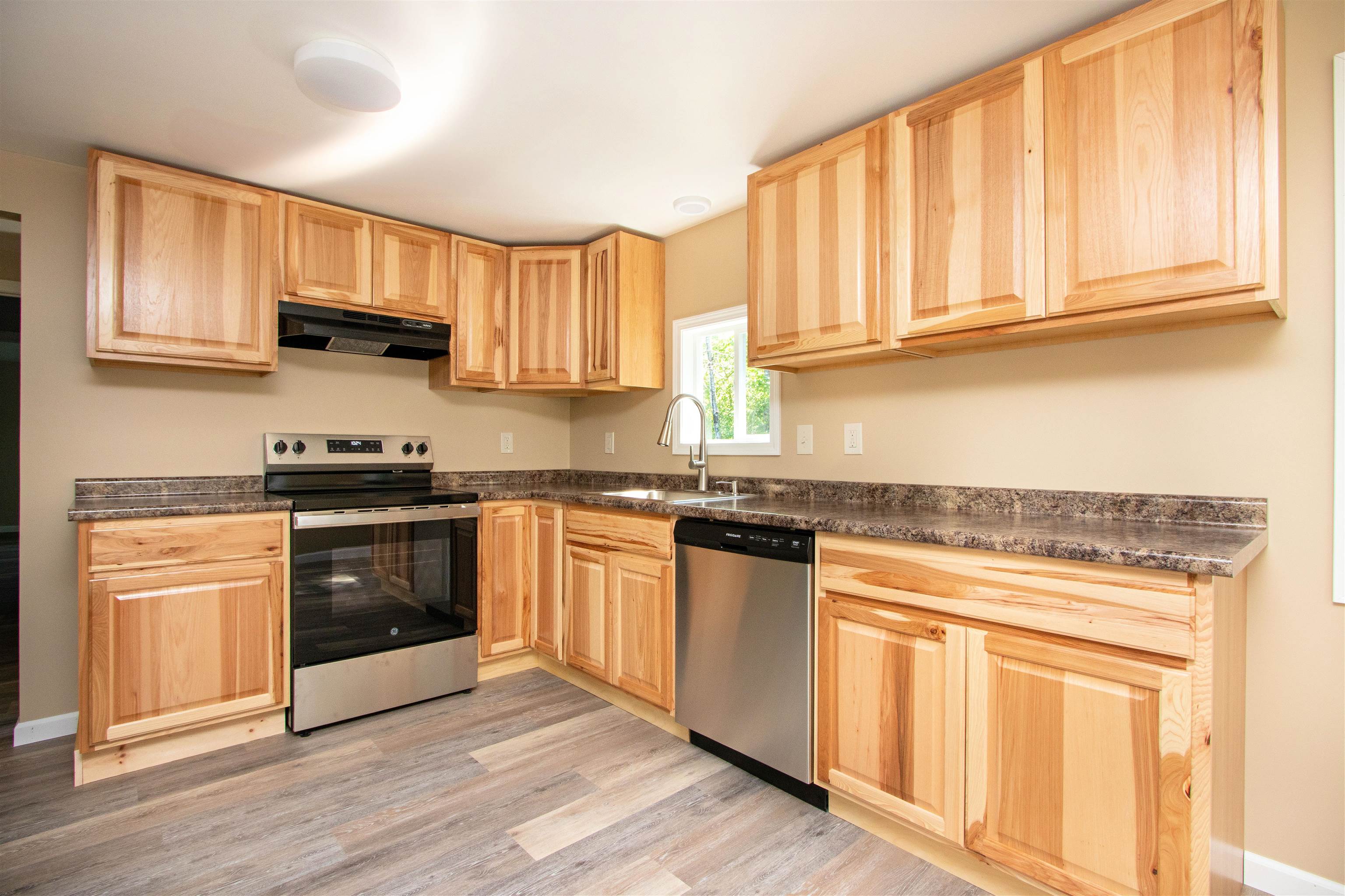 98 Rod Key Street Lyndon, VT 05851 - Photo 12 of 42