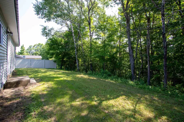 $229,000 | 98 Rod Key Street, Lyndon, VT 05851