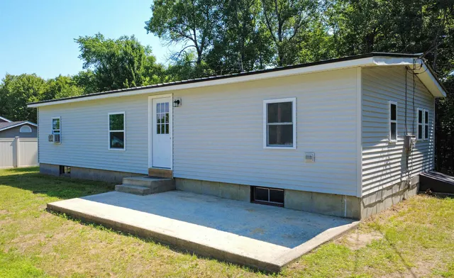 $229,000 | 98 Rod Key Street, Lyndon, VT 05851