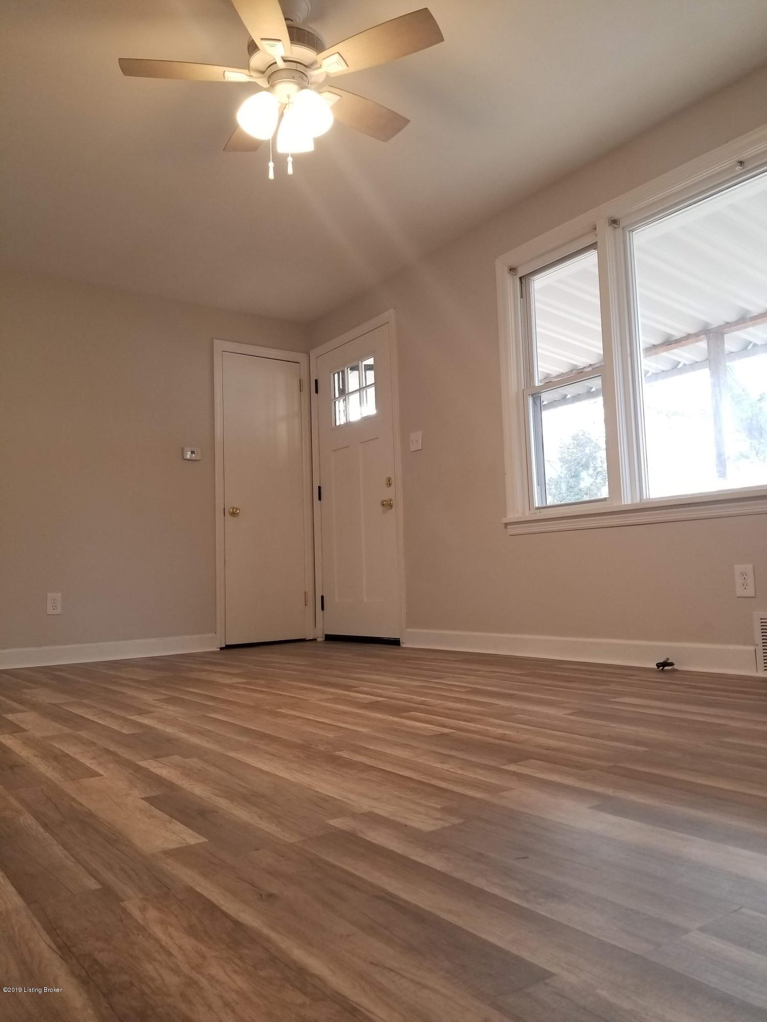 8525 Robbins Road Louisville, KY 40258 - Photo 23 of 48 20190103_154521
