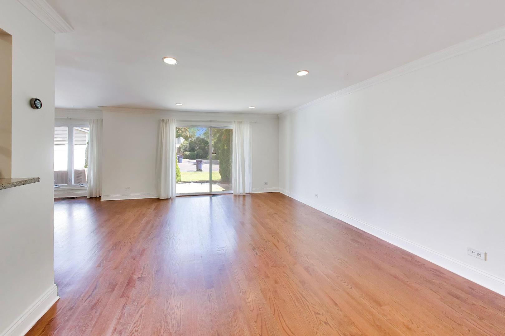 520 Hummingbird Lane Deerfield, IL 60015 - Photo 5 of 42