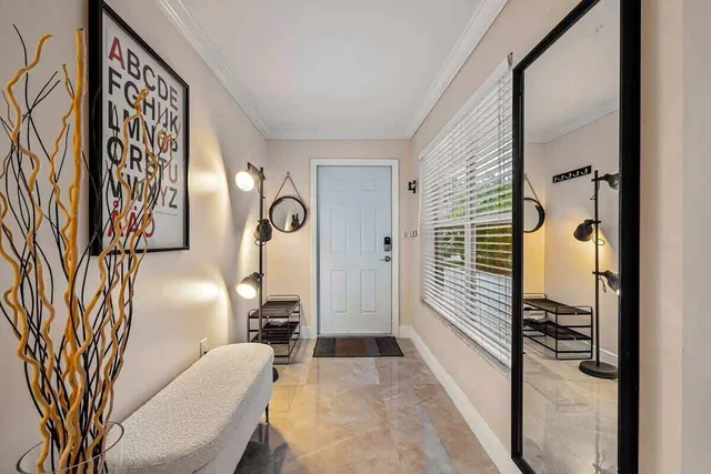 a en suite bathroom with a shower