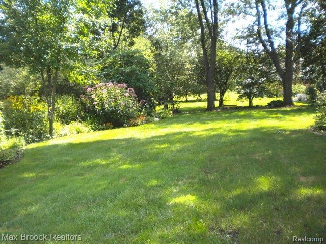 2857 Rambling Way Bloomfield Hills, MI 48302 - Photo 19 of 24 Backyard 2