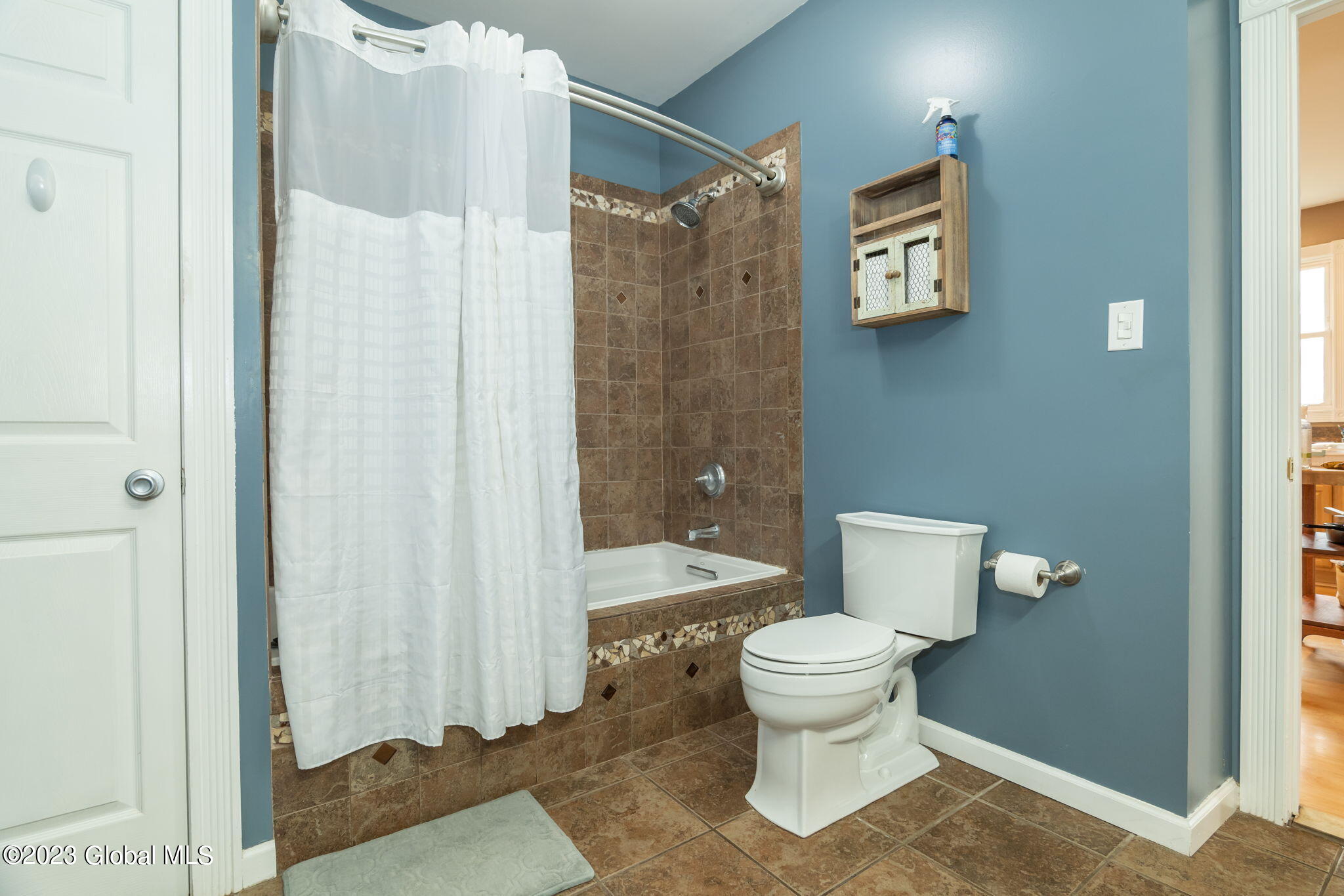 161 Consaul Road Colonie, NY 12205 - Photo 23 of 35 21-web-or-mls-159ConsaulRd-24