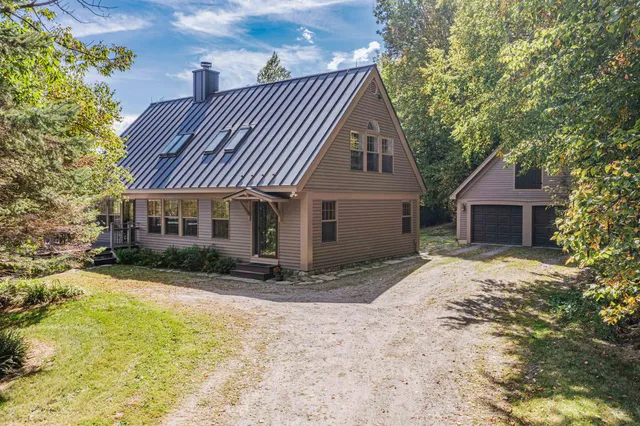$587,000 | 330 Deer Run Road, Pawlet, VT 05761