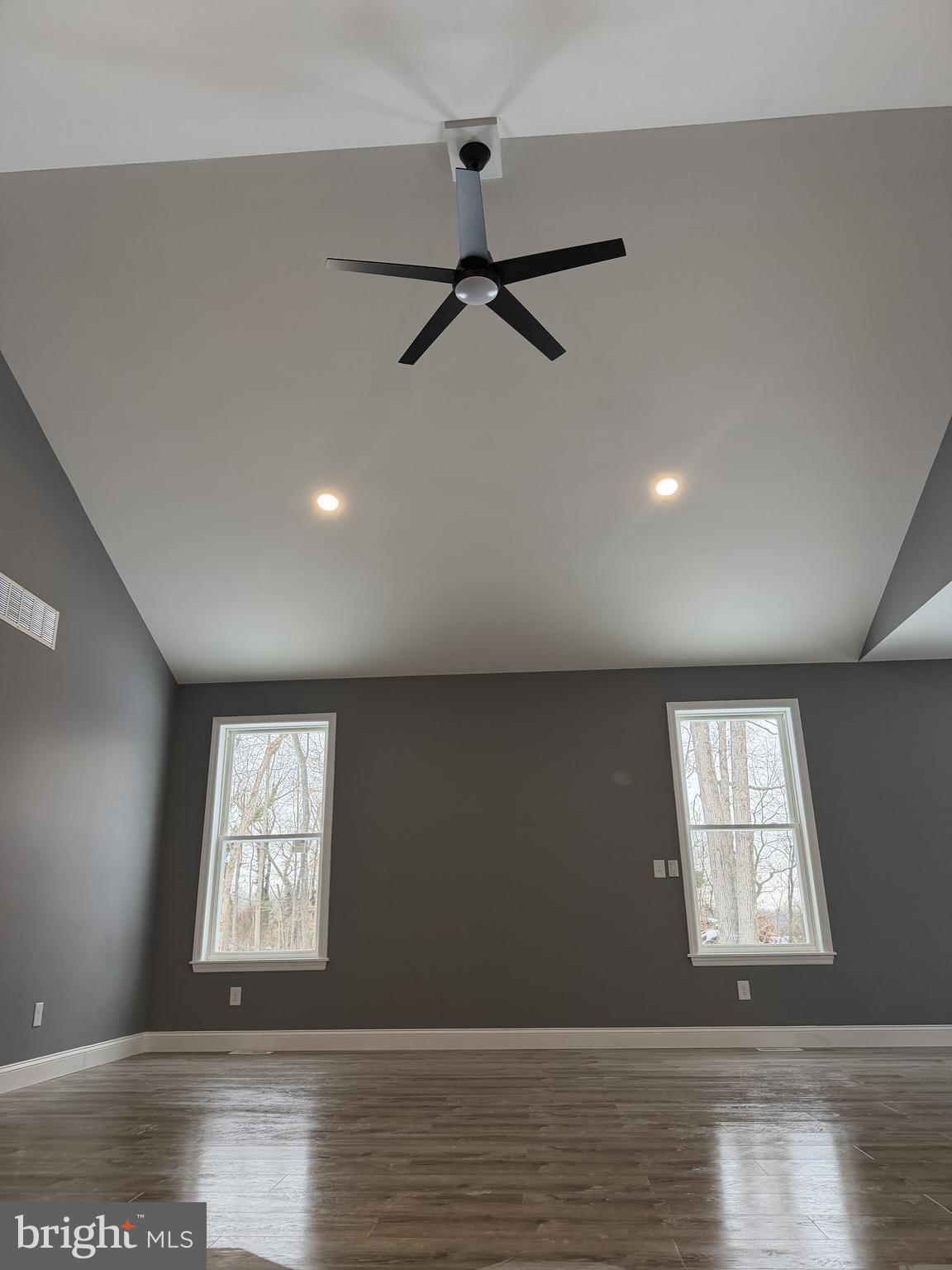 661 South Blue Bell Road Vineland, NJ 08360 - Photo 6 of 23 Cathedral Ceiling Livingroom