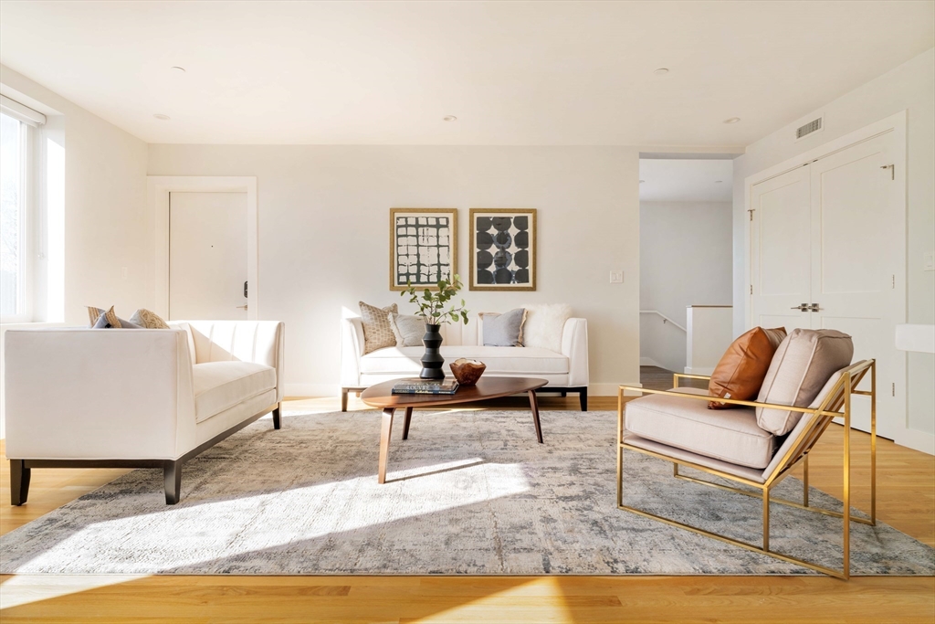 52 Fisher Avenue, Unit 401 Boston, MA 02120 - Photo 3 of 33