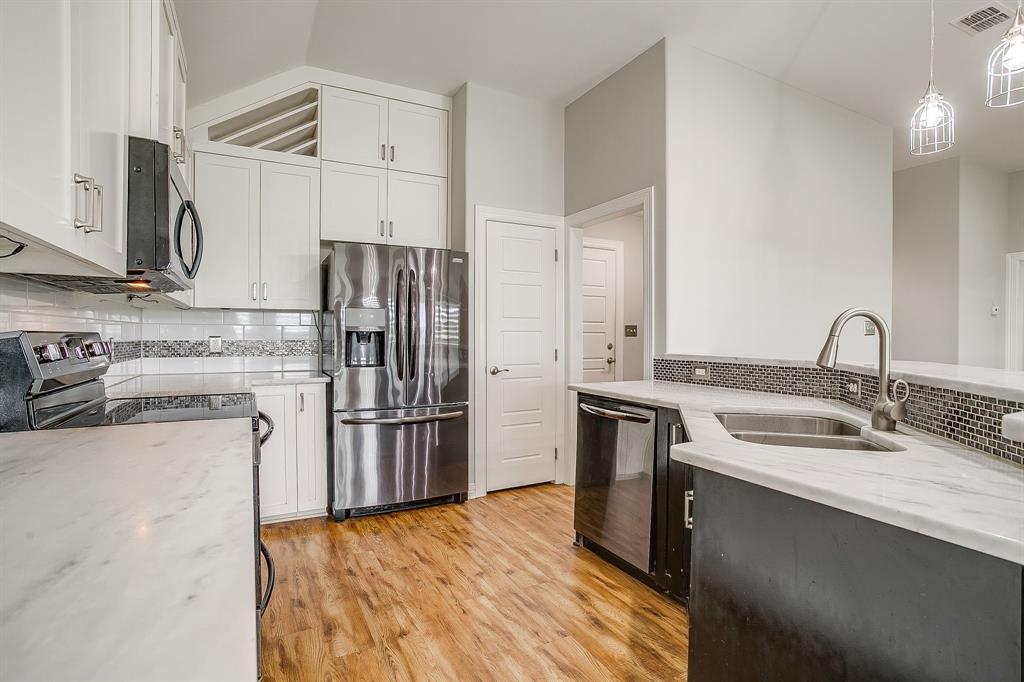 4129 Florance Road Ponder, TX 76259 - Photo 10 of 34