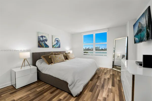 $7,800 | 1800 Sunset Harbour Drive, Unit 1208, Miami Beach, FL 33139