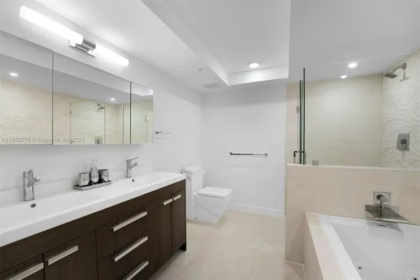 $7,800 | 1800 Sunset Harbour Drive, Unit 1208, Miami Beach, FL 33139