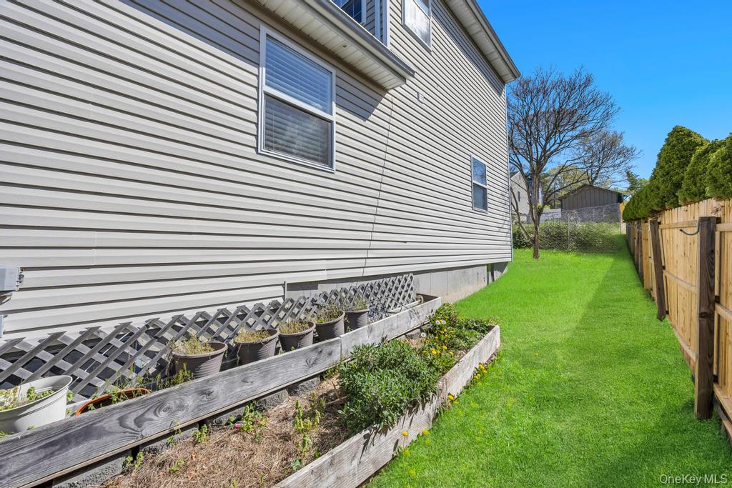 43 Comus Road Rocky Point, NY 11778 - Photo 8 of 28
