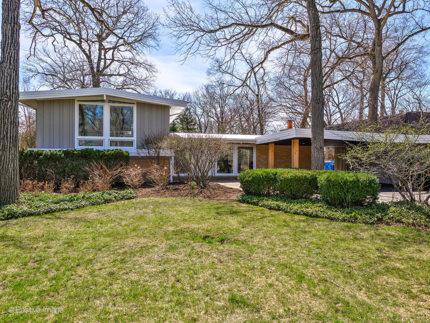 1906 Berkeley Road Highland Park, IL 60035 - Photo 2 of 28 a view of backyard of house with green space