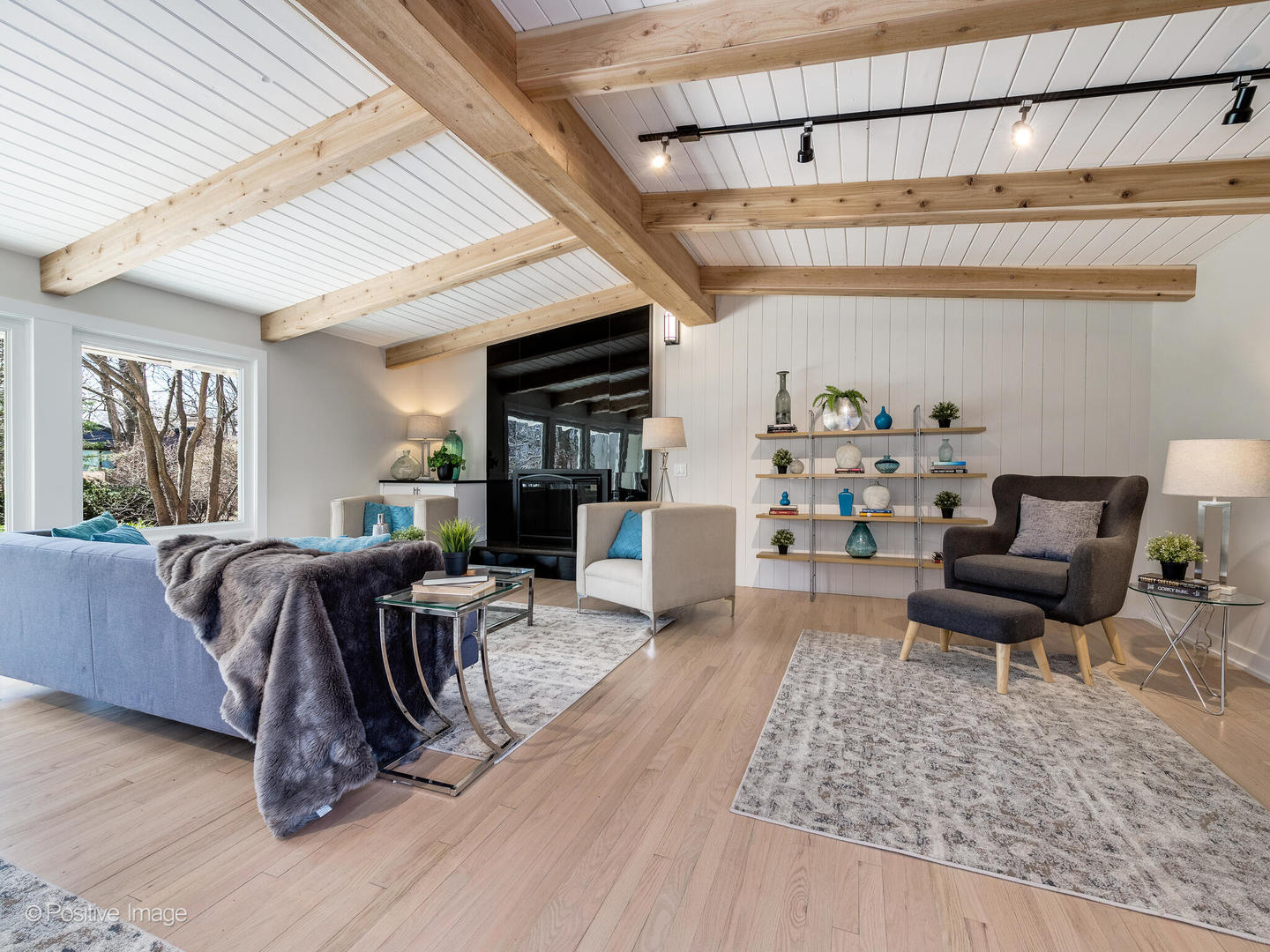 1906 Berkeley Road Highland Park, IL 60035 - Photo 5 of 28 a living room with furniture and a wooden floor