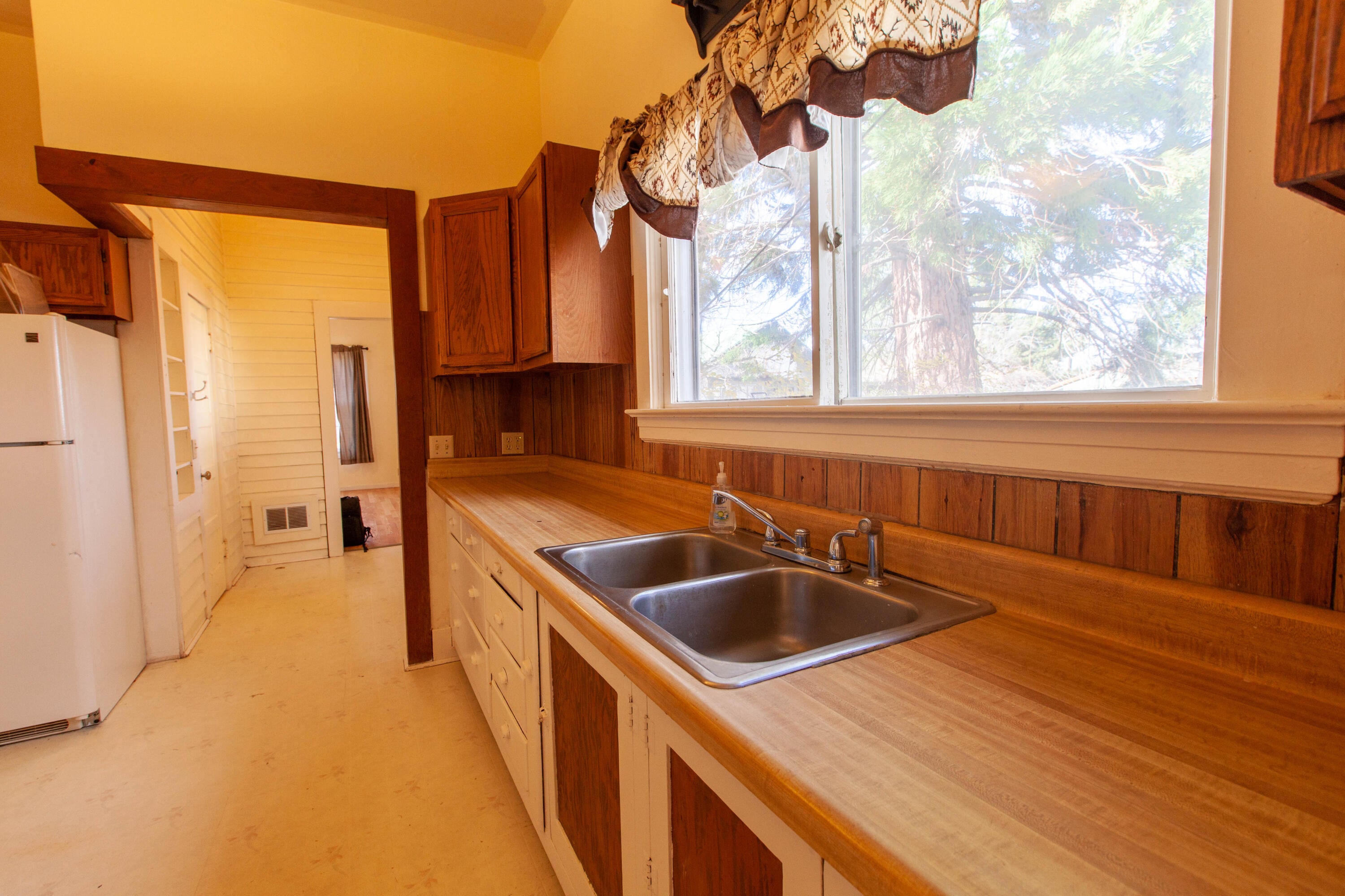 231 Southwest 9th Street Redmond, OR 97756 - Photo 22 of 30 22