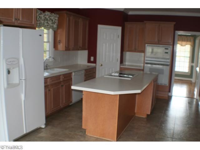5703 Fox Hound Drive Oak Ridge, NC 27310 - Photo 5 of 16 Kitchen.