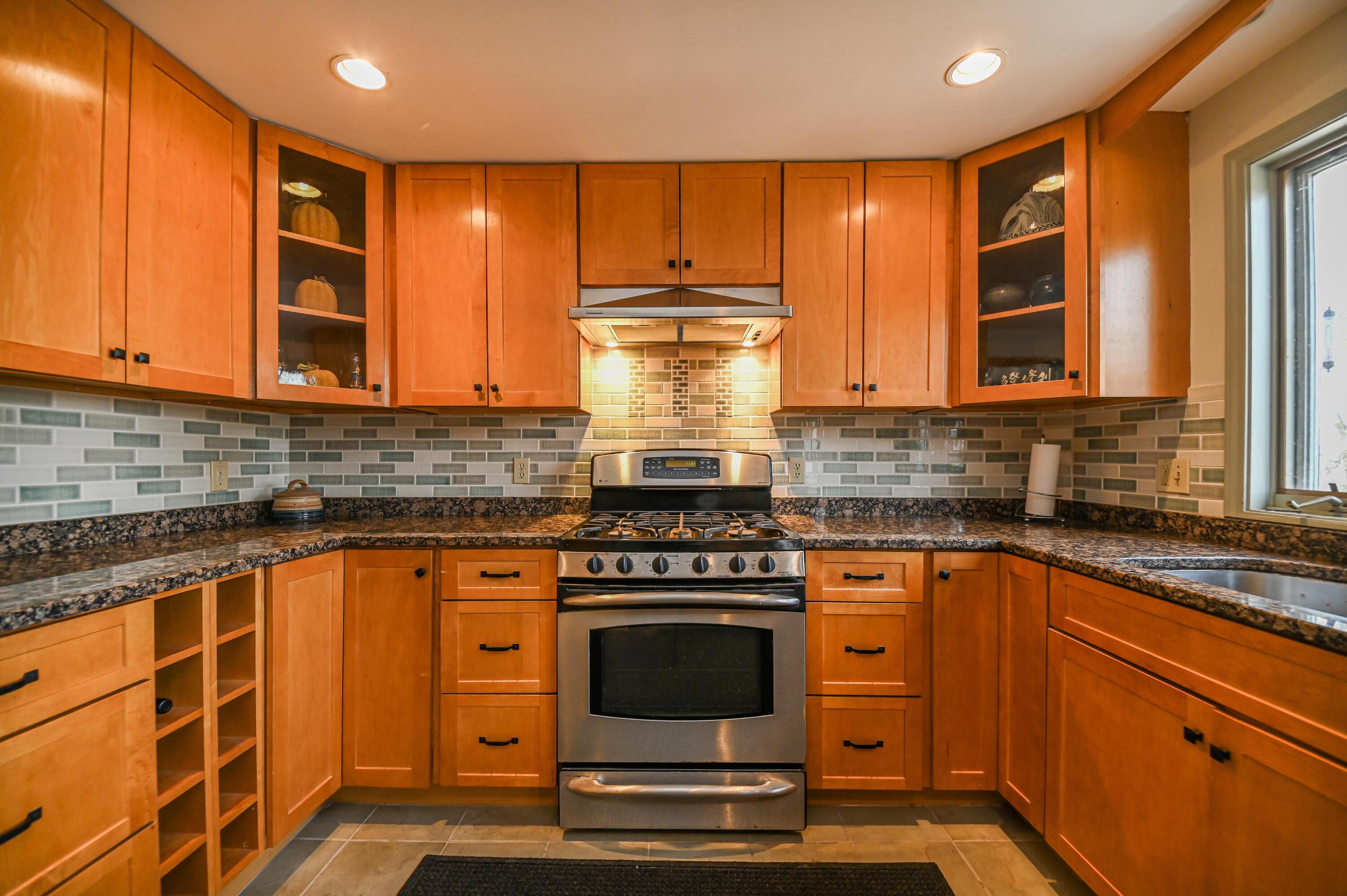 104 Frost Hill Road Portland, ME 04103 - Photo 13 of 45 DSC_6066