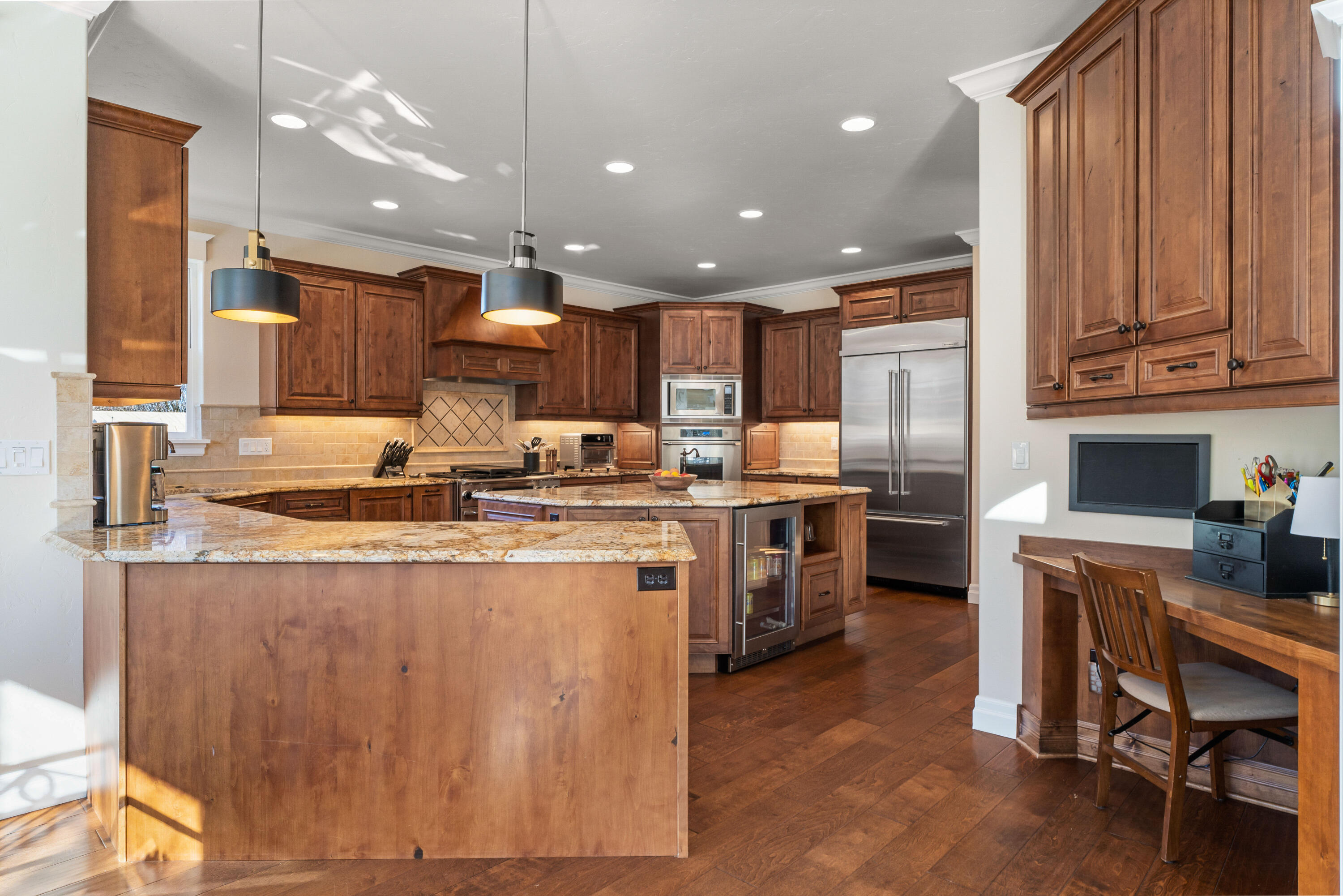 64420 Bailey Road Bend, OR 97703 - Photo 13 of 83 31-Kitchen